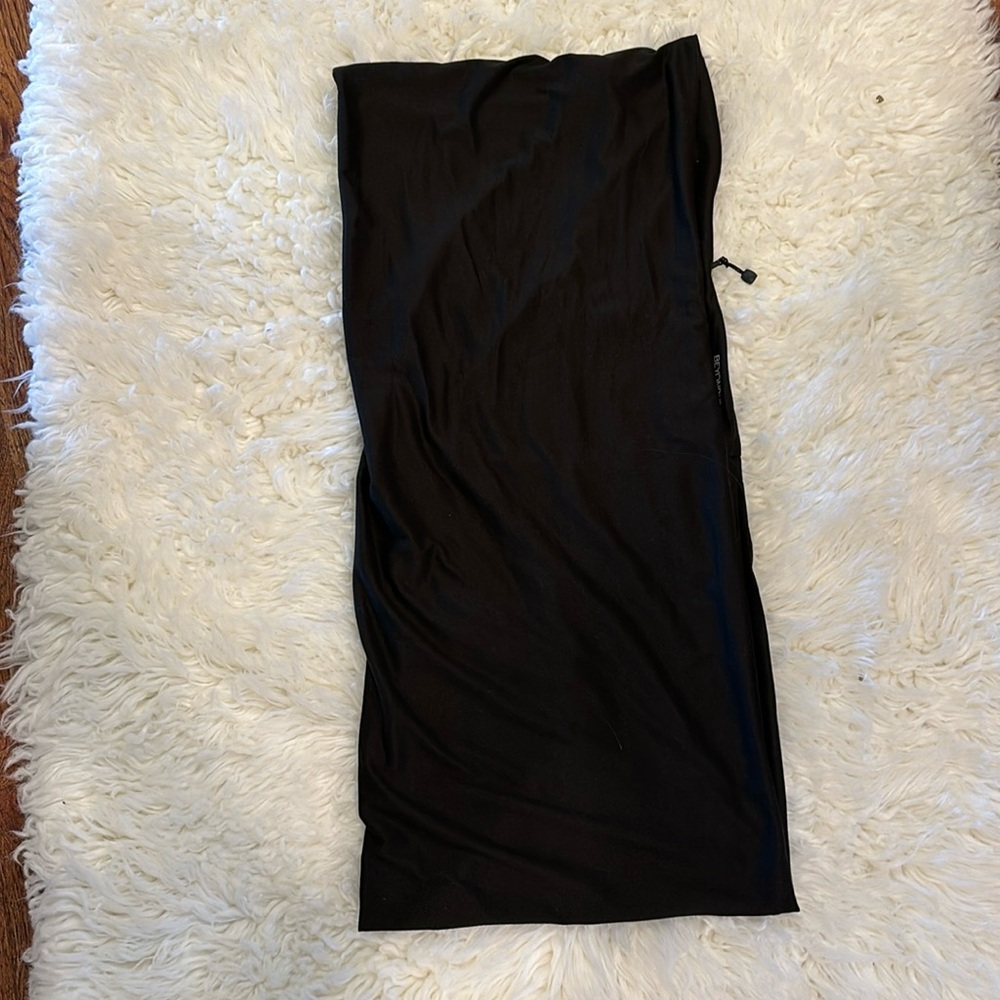 BNWOT Beyond Yoga infinity scarf with built in hidden zipper